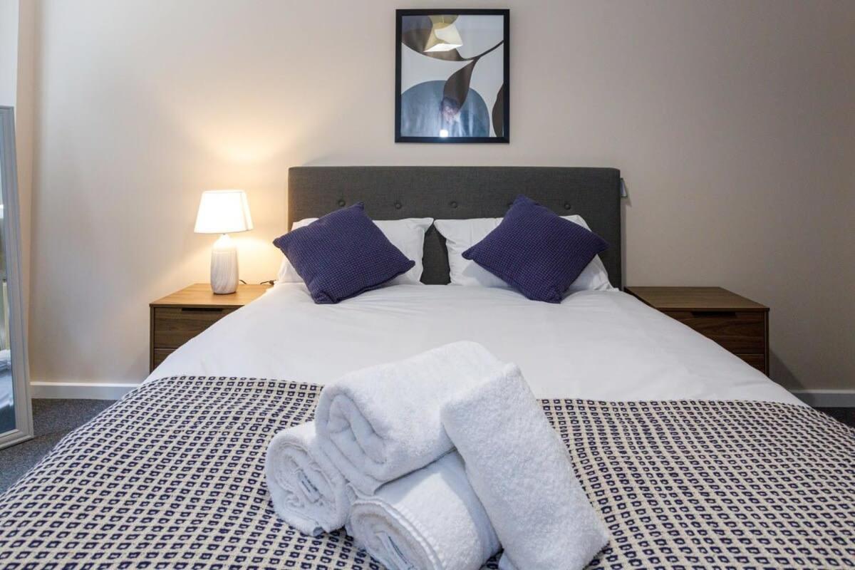 Stylish And Modern 1 Bedroom Apartment Манчестър Екстериор снимка
